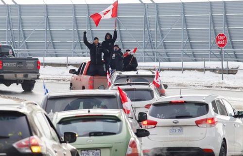 面目丑陋 加拿大又一省份遭到示威者围攻,政府采取 下作手段